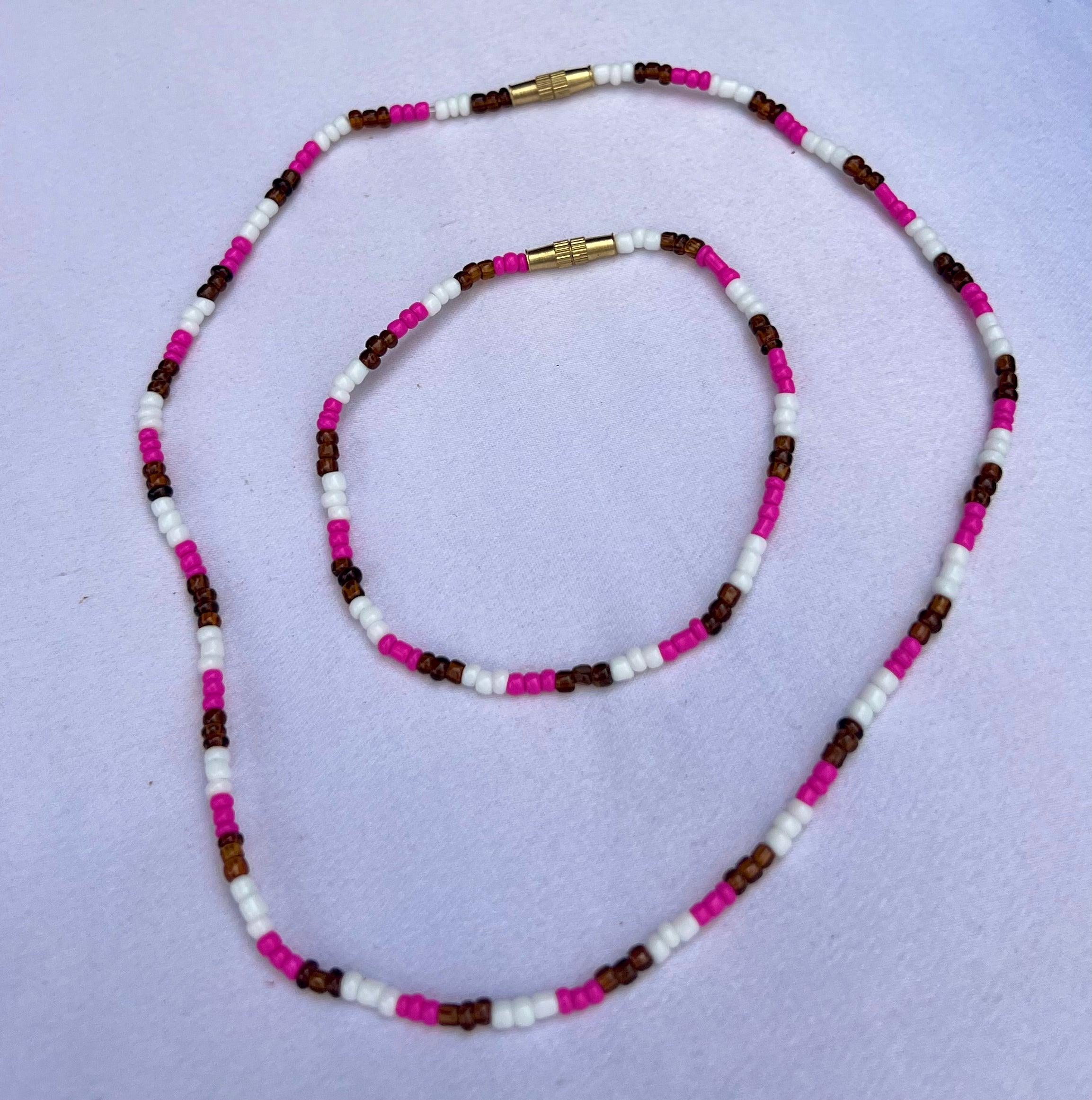 Collection of Sisters | Armband - Ketting in a gallery layout